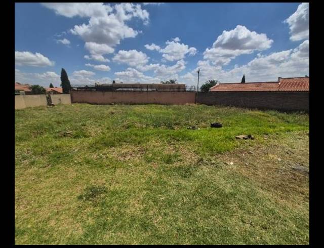 LAND FOR SALE IN LENASIA SOUTH